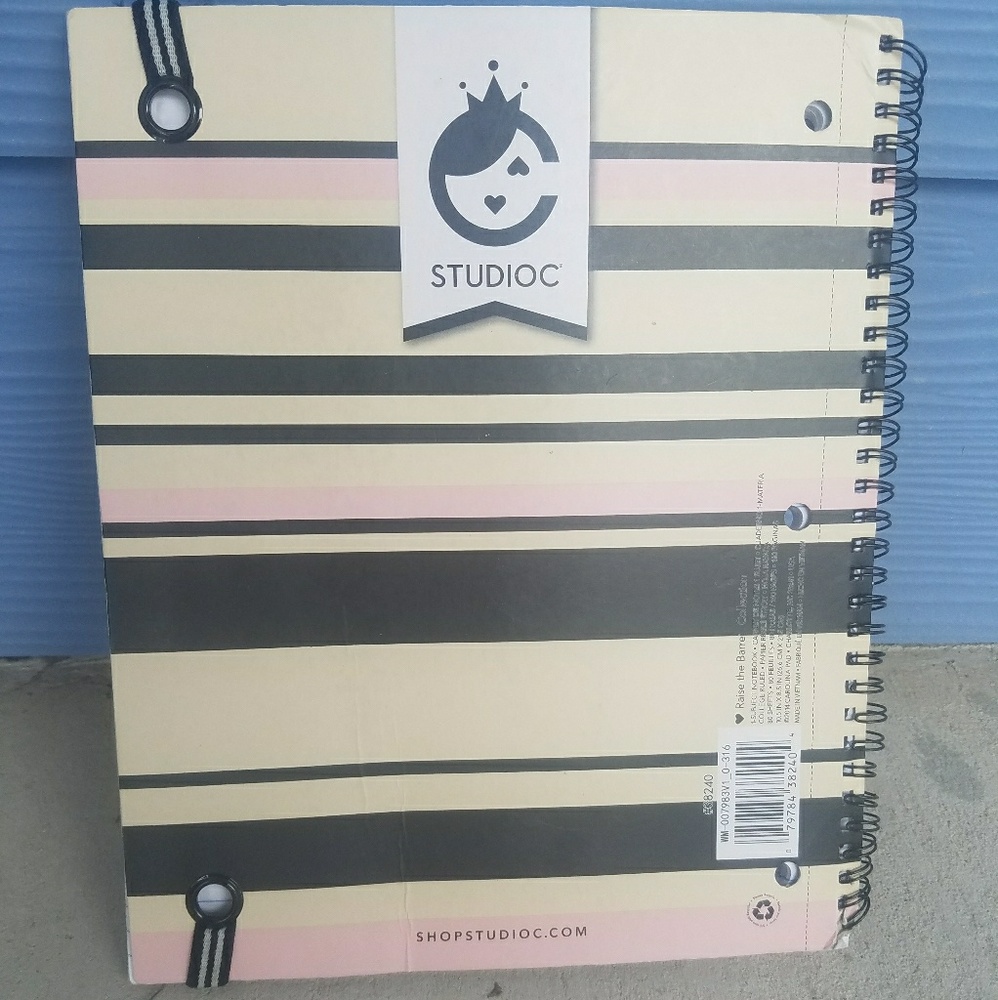 Note book - Picture 4 of 4